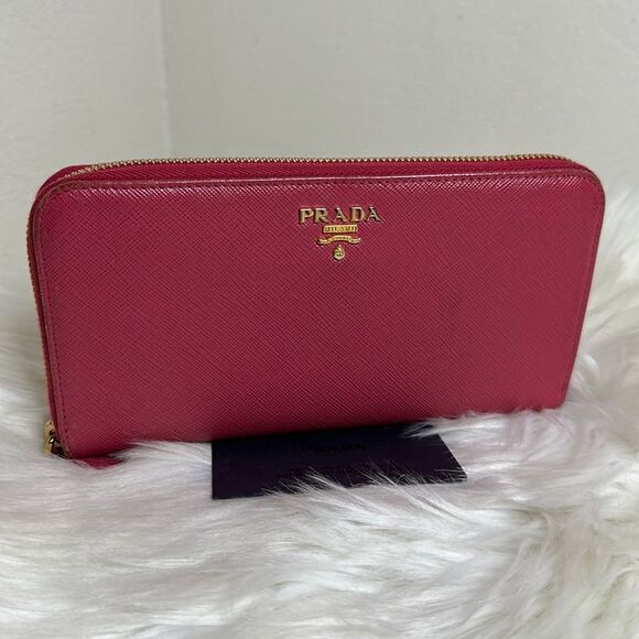 💯Authentic Prada Zipped Safiano Long Wallet 🍀 - Picture 1 of 17